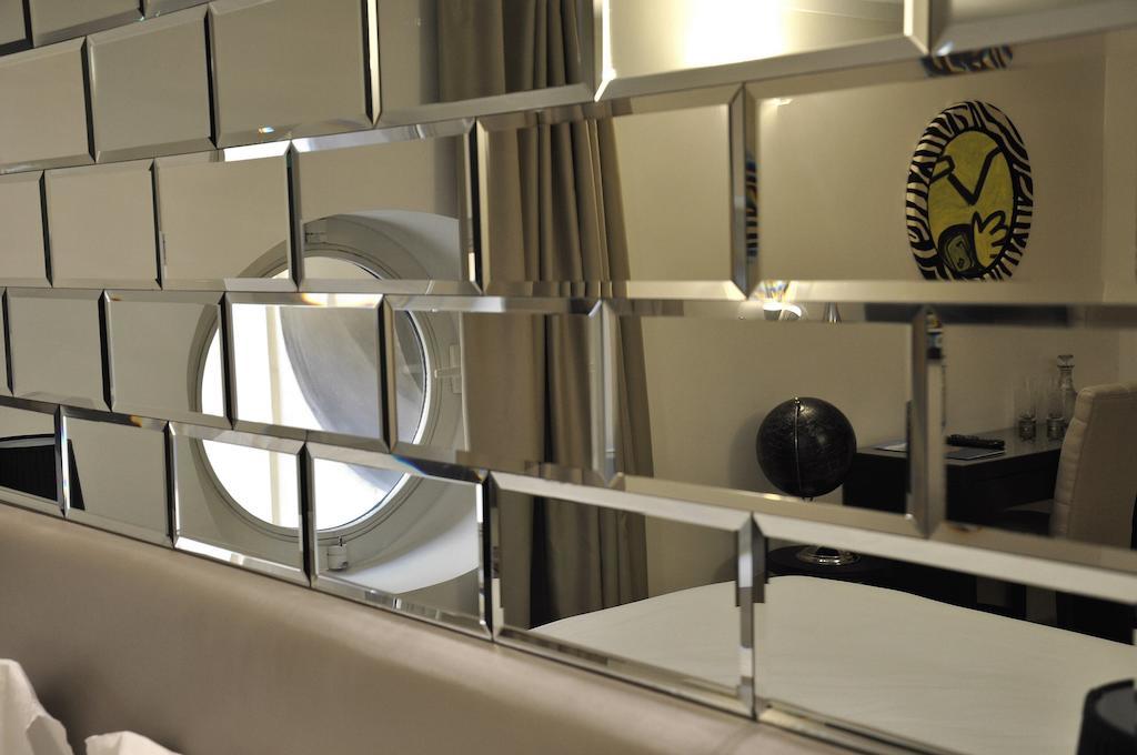 Bed and Breakfast The Royals Experience Neapel Zimmer foto