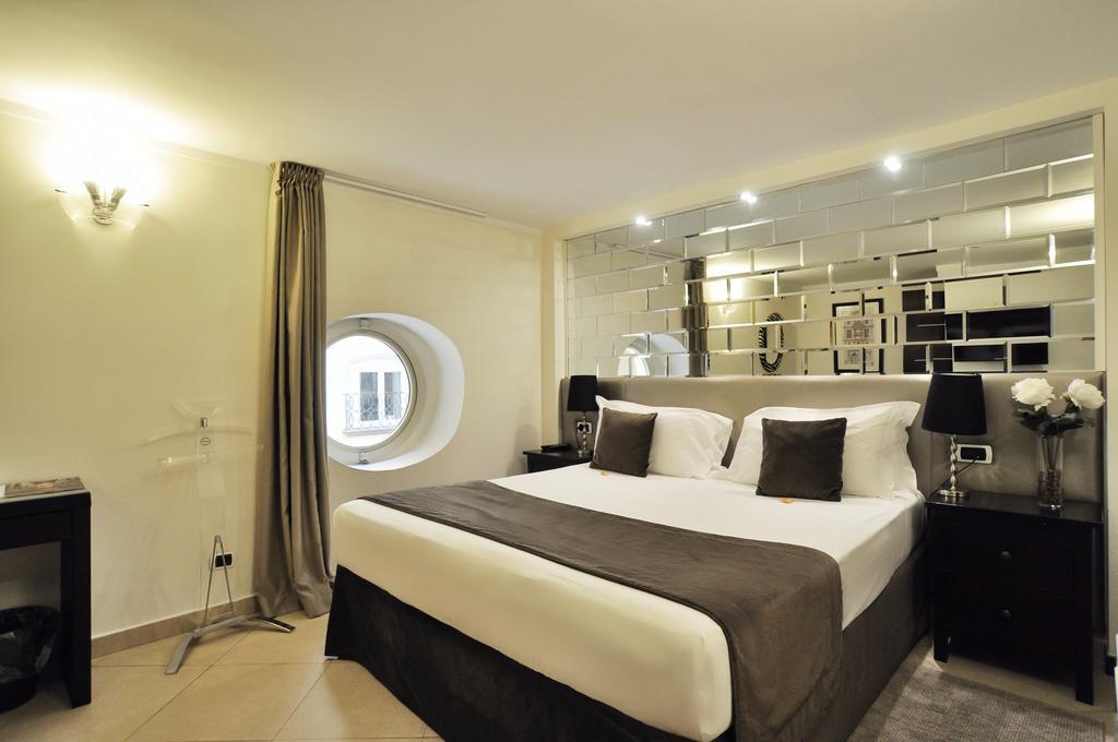 Bed and Breakfast The Royals Experience Neapel Zimmer foto