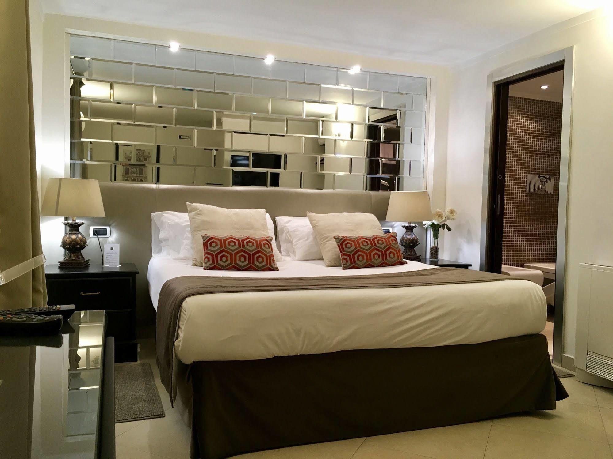 Bed and Breakfast The Royals Experience Neapel Exterior foto